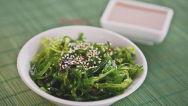 How to Make Seaweed Salad